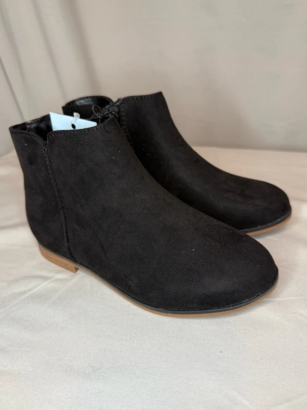 Cat & Jack kids black Penelope ankle boots zippers new faux suede 11